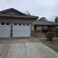 Building Photo - 651 Country Oak Dr