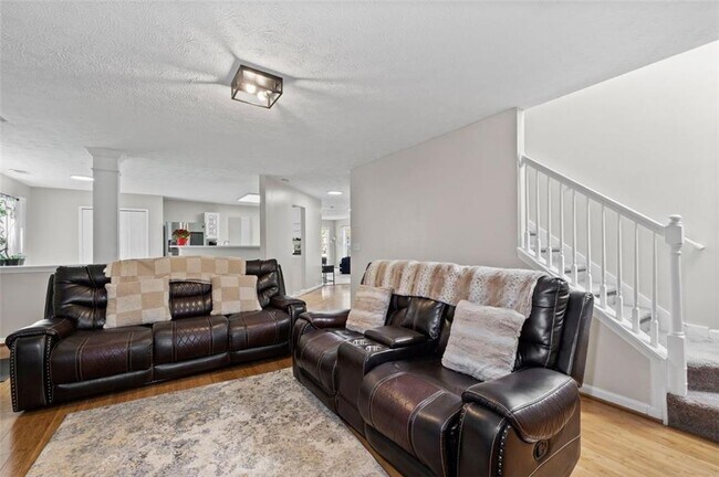 Building Photo - 6115 Riveroak Terrace