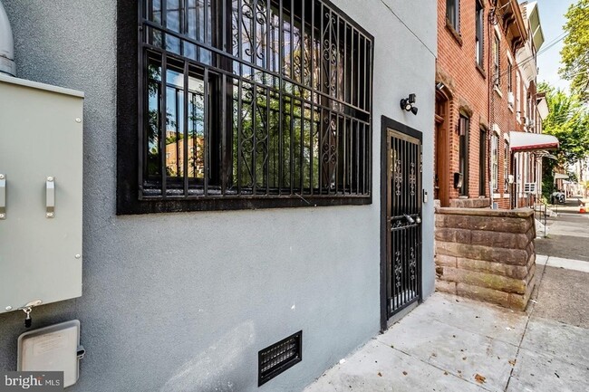 Building Photo - 182 E Huntingdon St