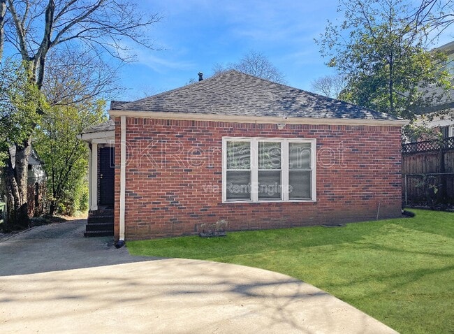 Building Photo - 1739 Sylvan Rd SW
