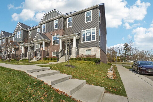 Building Photo - 202 N Sydney Ct