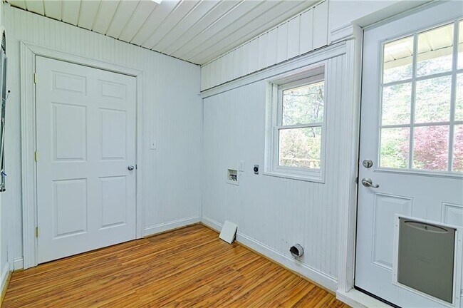 Building Photo - 3666 Wisteria Ln