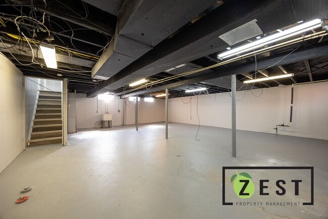 Building Photo - 3 BD 1 BA HOME AVAILABLE NOW! 1,300 Monthly