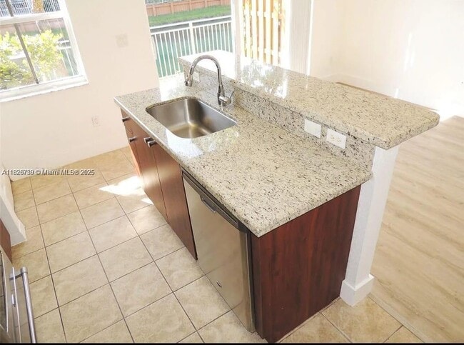 Building Photo - 4931 N Harbor Isles Dr