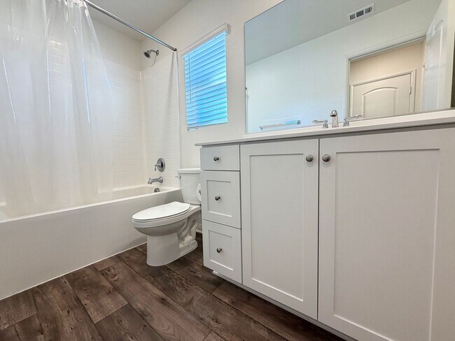 Building Photo - Solar Powered 4 Bedroom 3.5 Bath Sagewood Home with Private Casita & 3 Car Garage