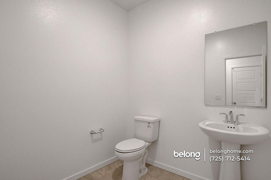 Building Photo - 1519 Layla Crossing Ave