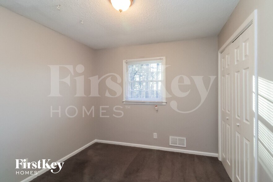 Building Photo - 55 Grant Dr NW