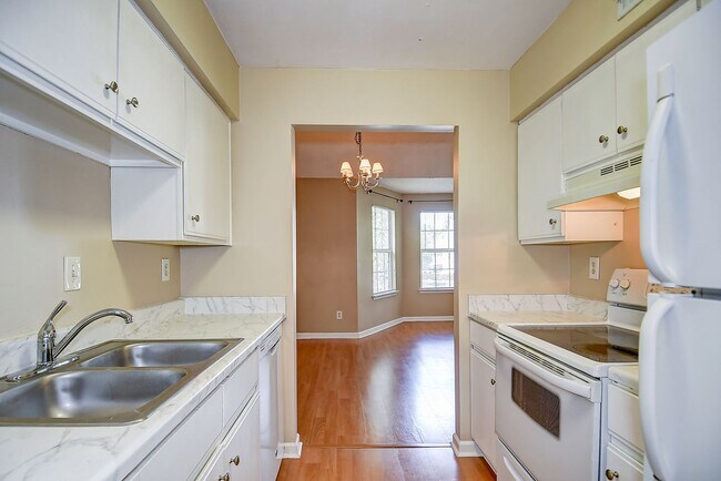 Building Photo - FOR RENT PRINCESS ANNE GARDENS!!