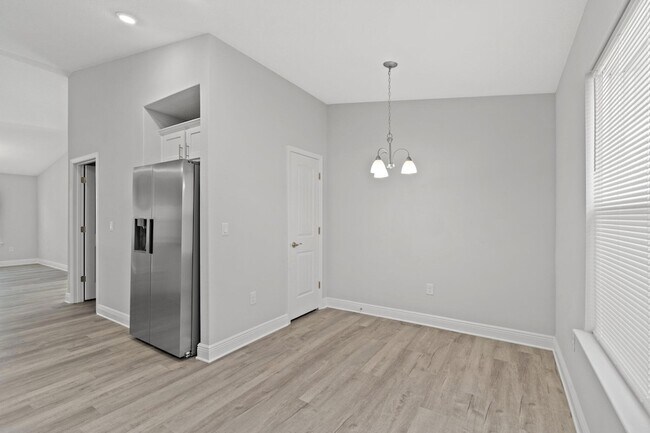 Building Photo - 571 Riverwalk Cir