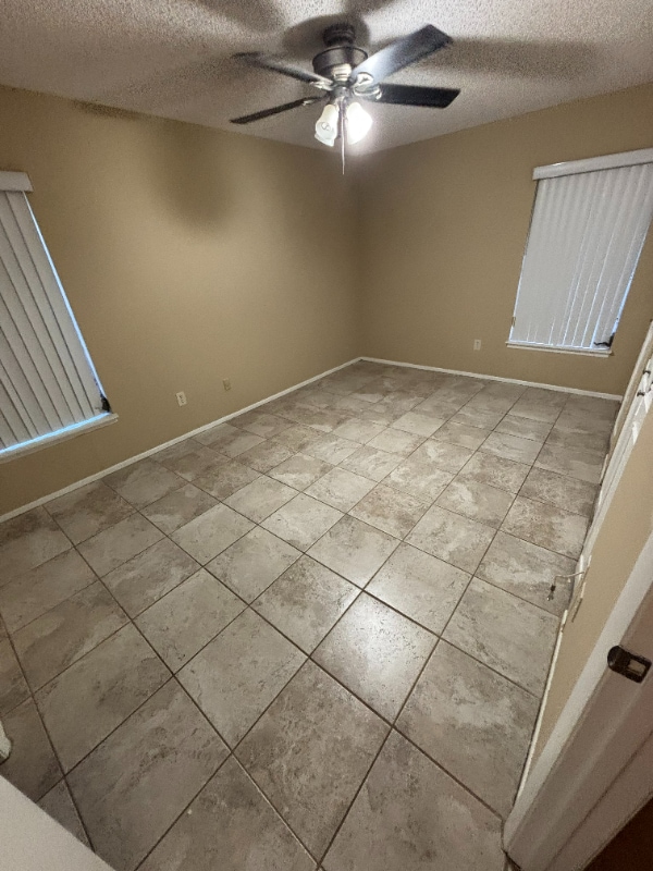 Building Photo - 3999 NW Cinnamon Tree Cir