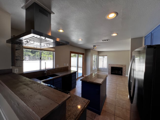 Building Photo - 44892 Marge Pl