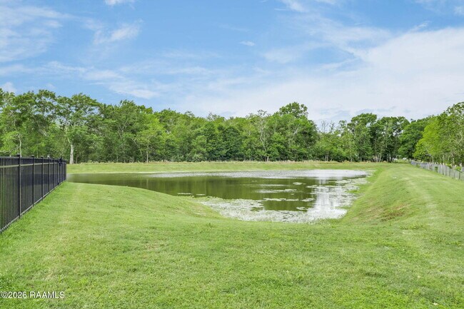 Building Photo - 106 Virtuous St