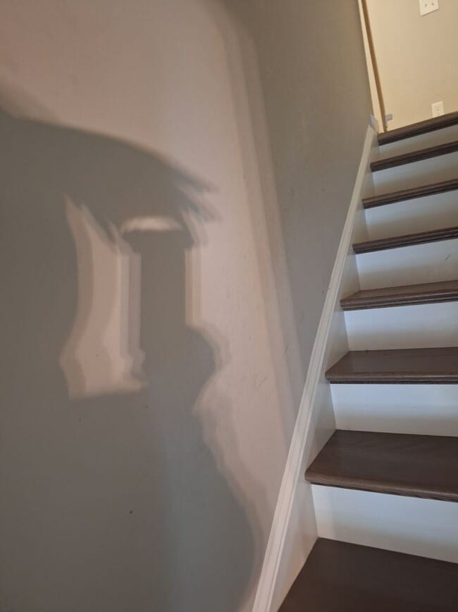 Building Photo - Beautiful Five Bedroom Home Located in Northeast Columbia!