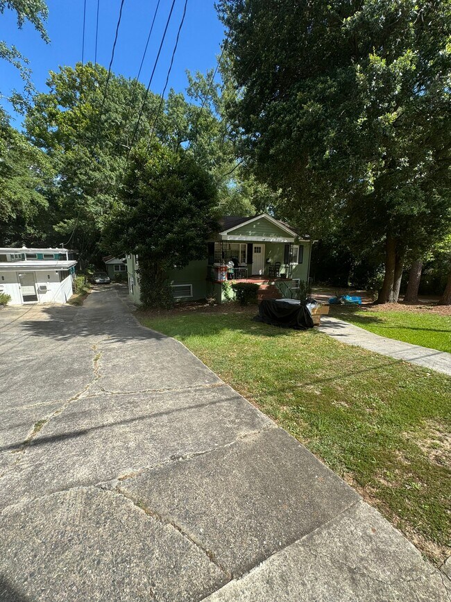 Building Photo - 290 Clisby Pl