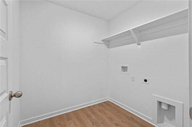 Building Photo - 813 Heeler Ave