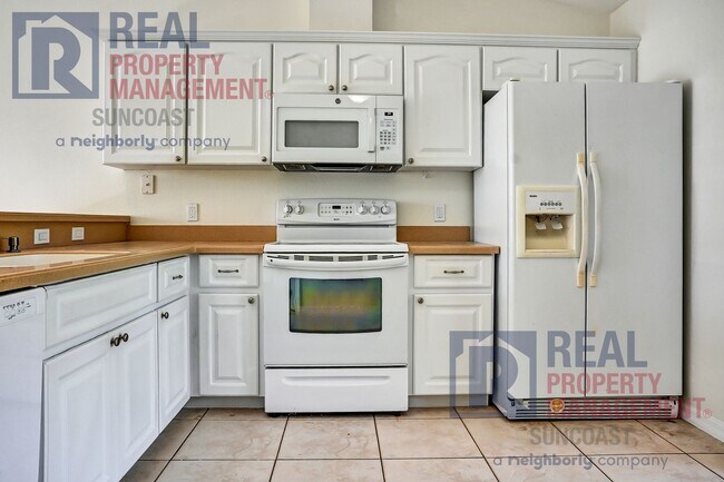 Building Photo - 230 Rotonda Blvd W