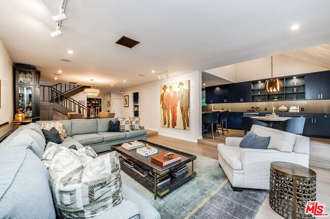 Building Photo - 4635 N Clybourn Ave