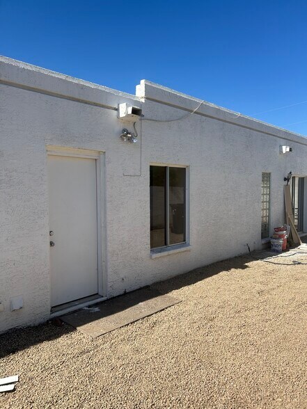 Building Photo - 726 E Villa Rita Dr
