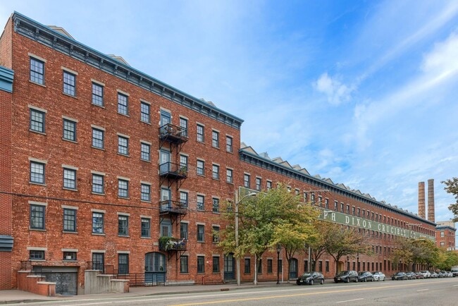 Building Photo - 227 Christopher Columbus Dr