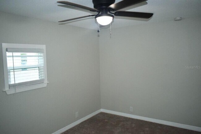 Building Photo - 608 River Village Dr