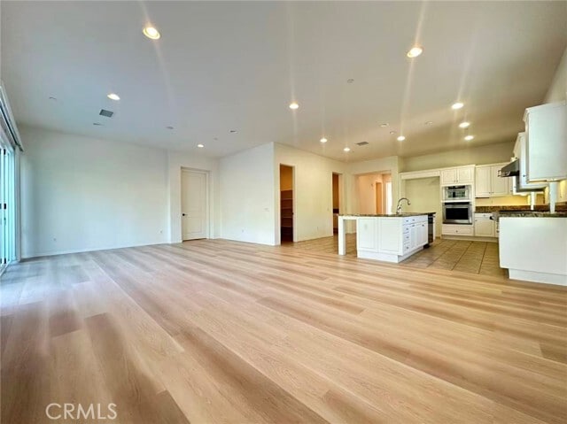 Building Photo - 803 E Manresa Dr