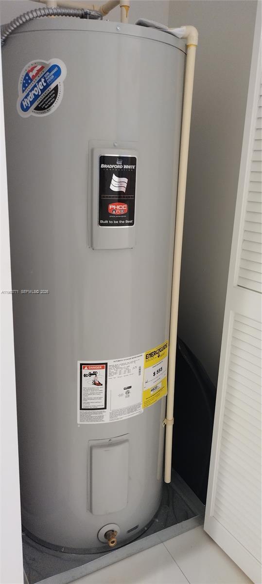 Building Photo - 7661 NW 107th Ave