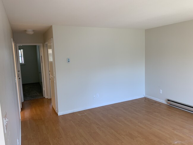 Building Photo - 2 bedroom Renovated unit. West San Jose- s...