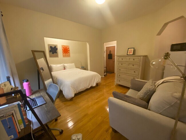 Building Photo - 38 Hemenway St