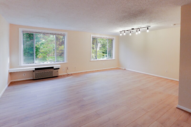 Building Photo - 1730 Arlington Blvd