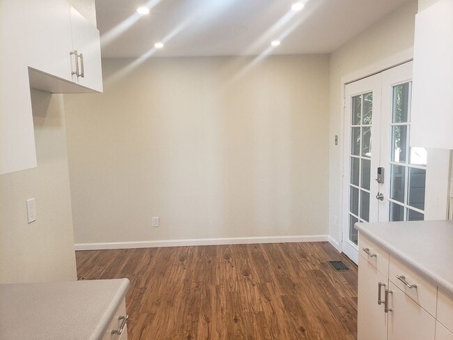 Building Photo - 3 br, 2 bath House - 179 Cedar Street