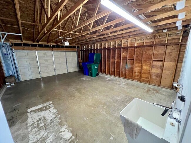 Building Photo - Charming 3-Bed, 2-Bath Home with Canyon Views & Attached Garage