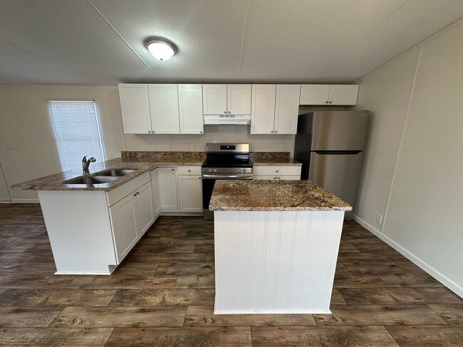 Building Photo - 1012 10th St