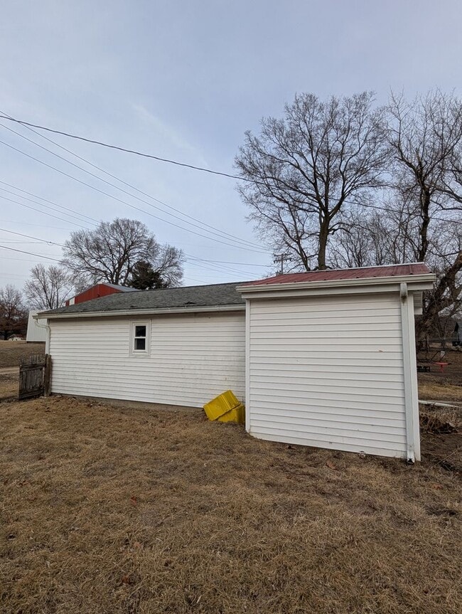 Building Photo - Affordable 2 Bedroom Single Family Home for Rent in Rock Falls Coming Soon!