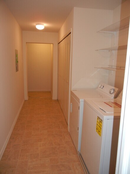 Building Photo - 16803 Dover Dr