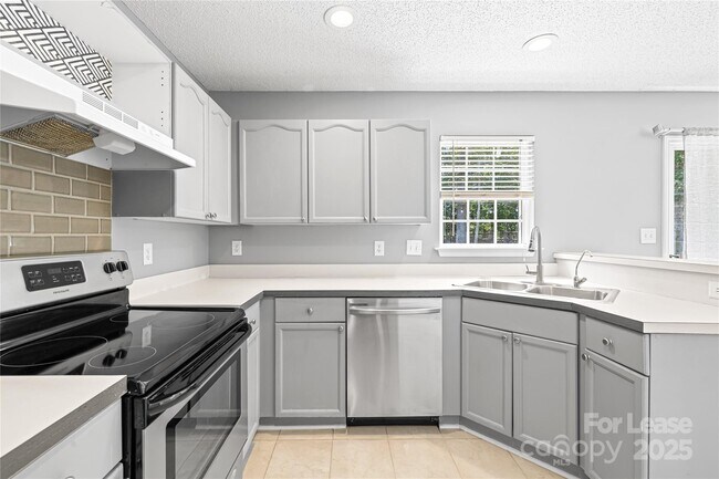 Building Photo - 2215 Genesis Dr