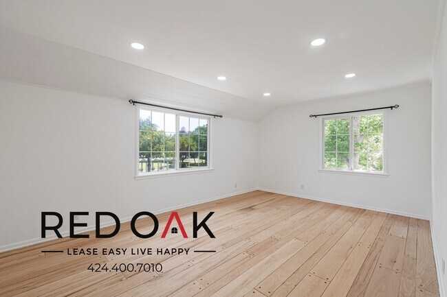 Building Photo - 360 S Linden Dr