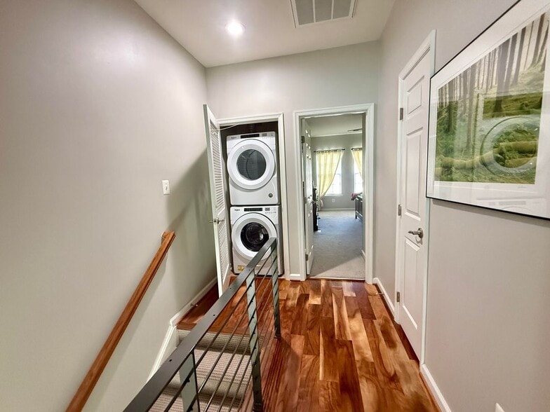 Building Photo - 14050 Cannondale Way
