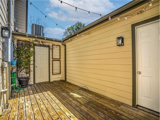 Building Photo - 746 Country Pl Dr