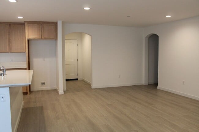 Building Photo - Brand New Home for Rent with Mother In Law Suite and Solar- Sydney Park