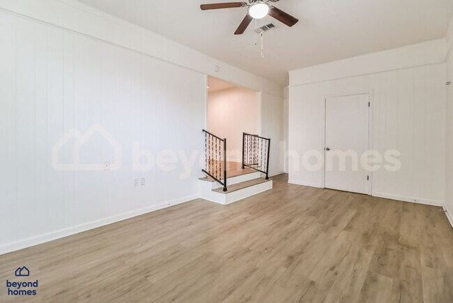 Building Photo - 3-Bedroom Home with Modern Updates and Spacious Yard - Ready for YOU to Move-In!