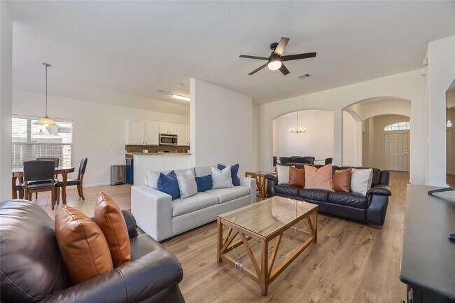 Building Photo - 11718 Fortune Park Dr