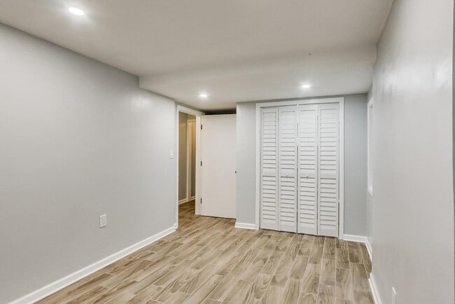 Building Photo - 5151 W Agatite Ave