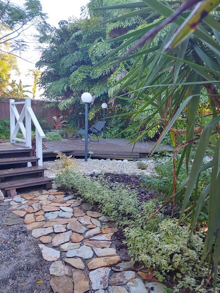 Building Photo - 1605 N Osceola Ave