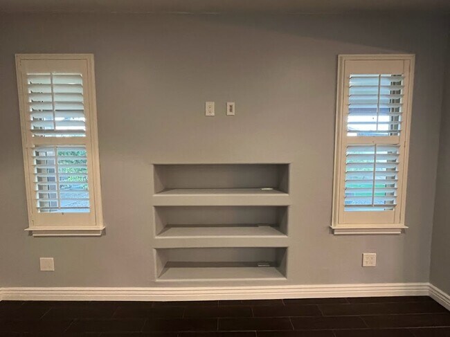 Building Photo - Elegant North Glendale Retreat with Premium Upgrades