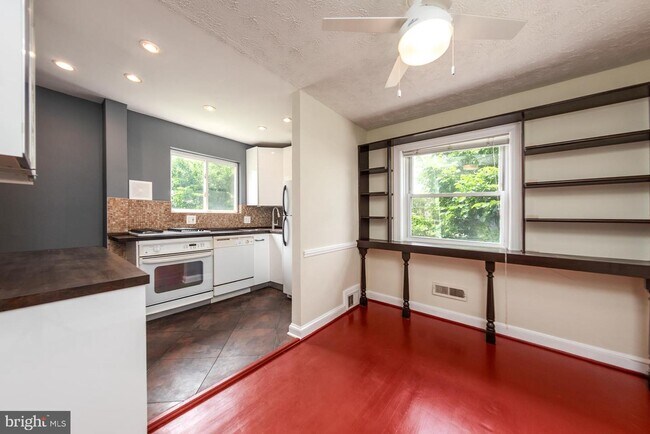 Building Photo - 548 Foxhall Pl SE