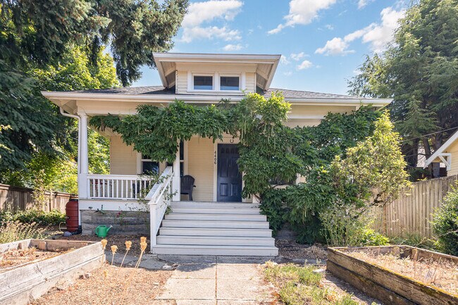 Primary Photo - 4406 6th Ave NW