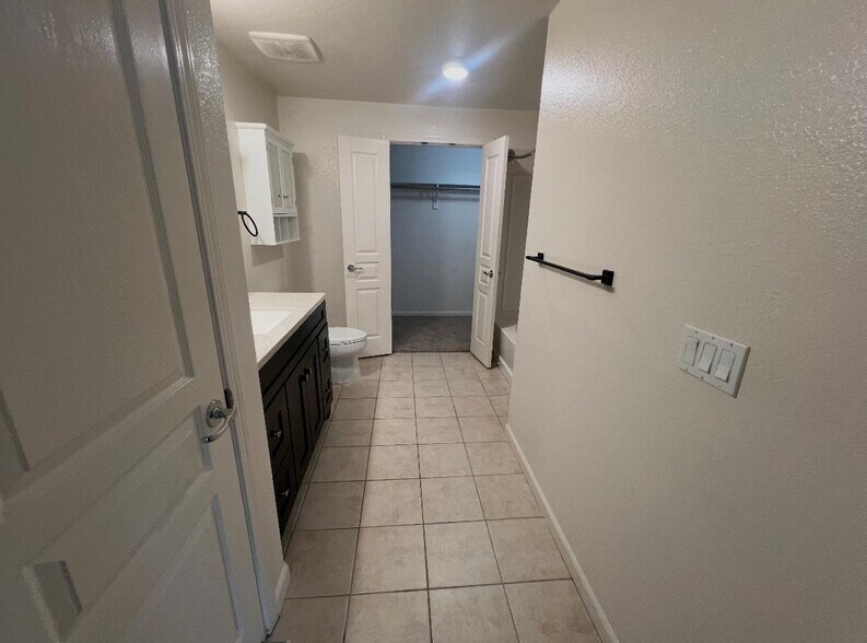 Building Photo - 9513 Coney Island Cir