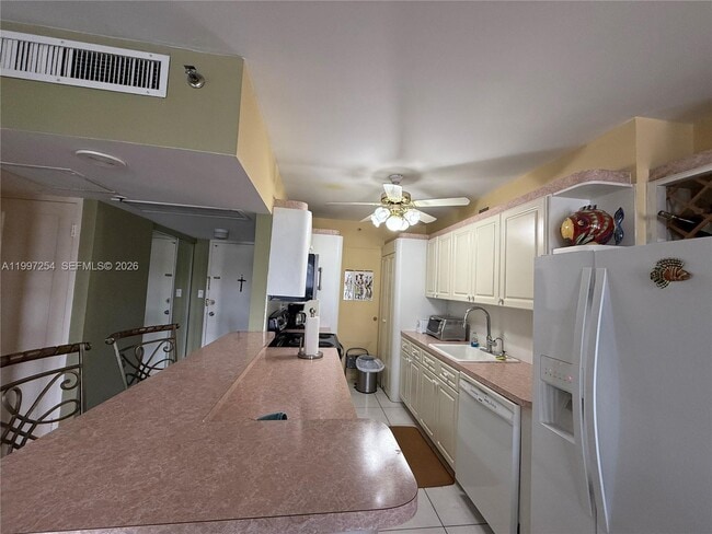 Building Photo - 100 Lincoln Rd