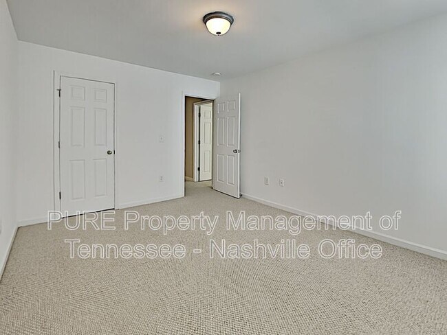 Building Photo - 418 Lazy Creek Ln
