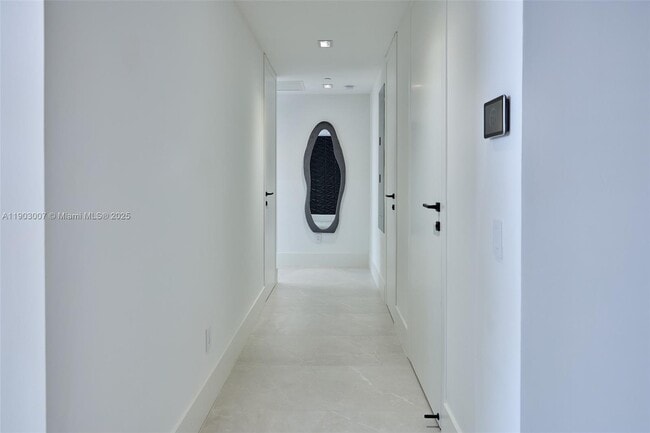 Building Photo - 160 Isle of Venice Dr